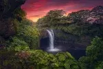 Playverse - Rainbow Falls, Hawaii Waterfall - 500 Piece Jigsaw Puzzle for Adults - 20.4 in. x 14.9 in. | 52 x 38 cm