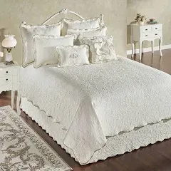 Vienna Oversized Light Cream Woven Matelasse Scroll Bedding Full Coverlet Set, Beige