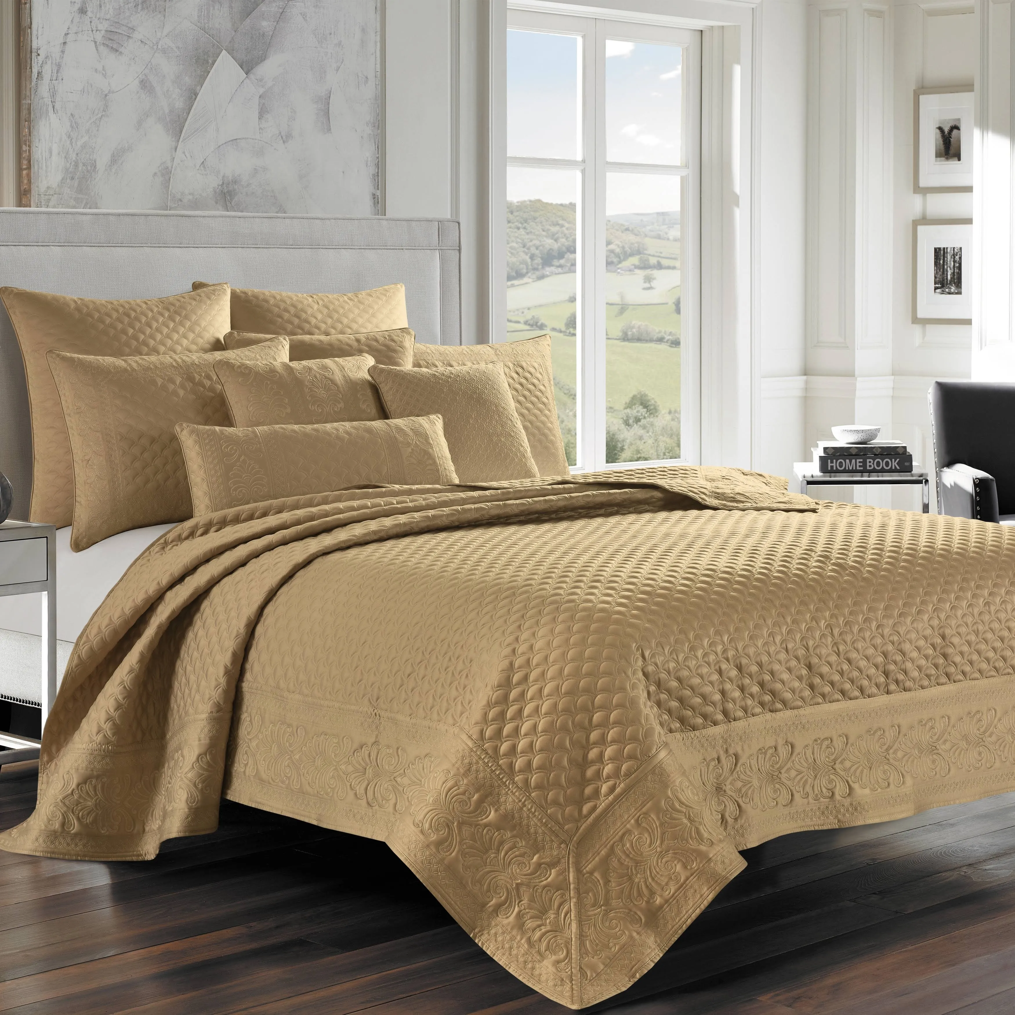 J. Queen New York Lyndon Coverlet Quilt - Gold - Full